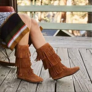Minnetonka 3-Layer Fringe Boot Brown